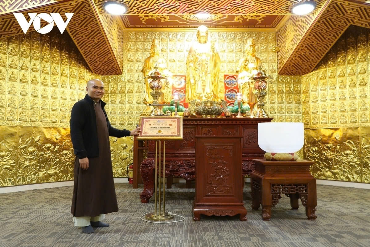 exploring pagoda housing vietnam s largest jade amit bha buddha picture 15