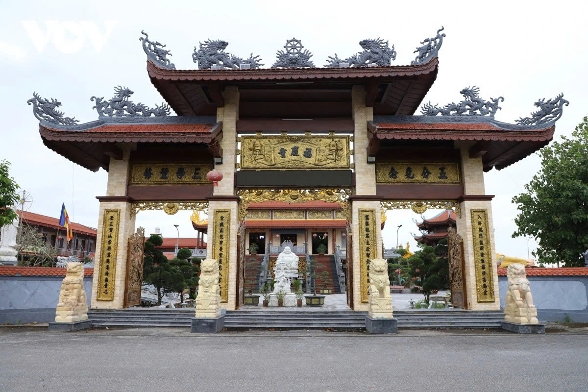 exploring pagoda housing vietnam s largest jade amit bha buddha picture 3