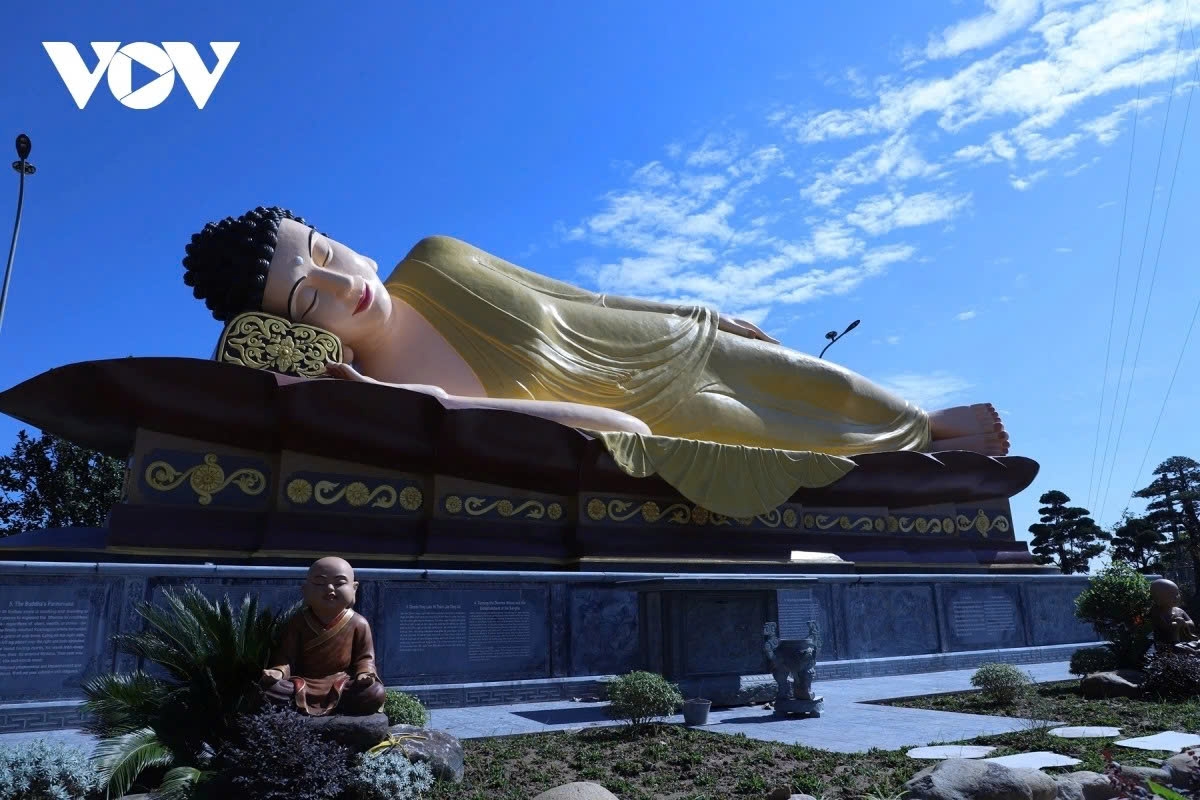 exploring pagoda housing vietnam s largest jade amit bha buddha picture 9