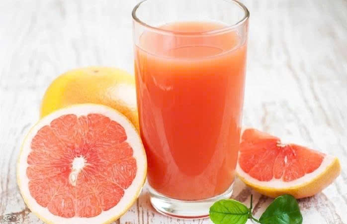 Ăn bưởi hay uống nước ép bưởi: Cách nào tốt hơn cho sức khỏe?