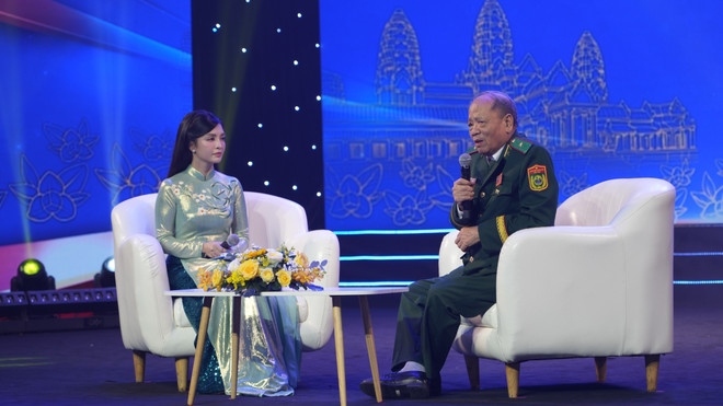 young vietnamese, cambodian officers engage in friendship exchange picture 2