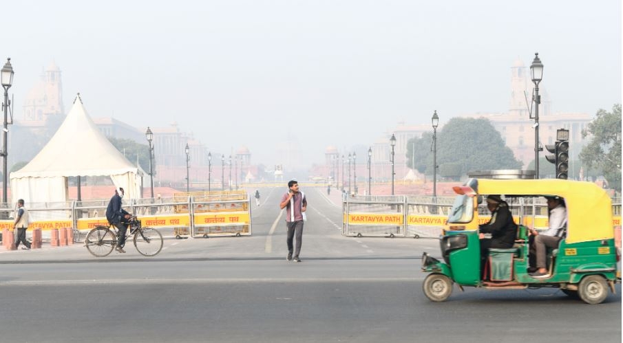 new delhi An Do dung hoat dong ngoai troi cua hoc sinh vi o nhiem khong khi hinh anh 1