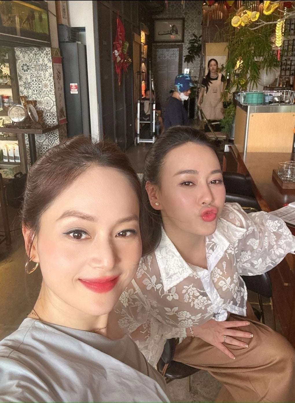 sao viet 12 11 tieu tam lan phuong khoe anh than thiet voi phuong oanh hinh anh 1