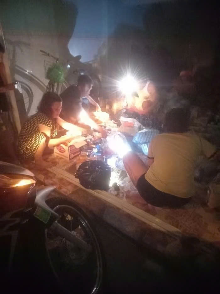 chay cho binh duong trong dem, nhieu tieu thuong nga guc hinh anh 1