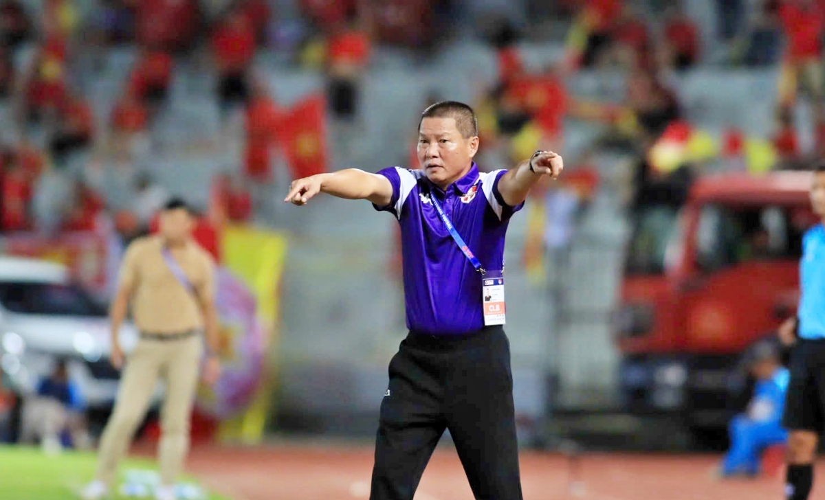 CLB Hải Phòng đua vô địch V-League 25/26: Dấu ấn của HLV Chu Đình Nghiêm