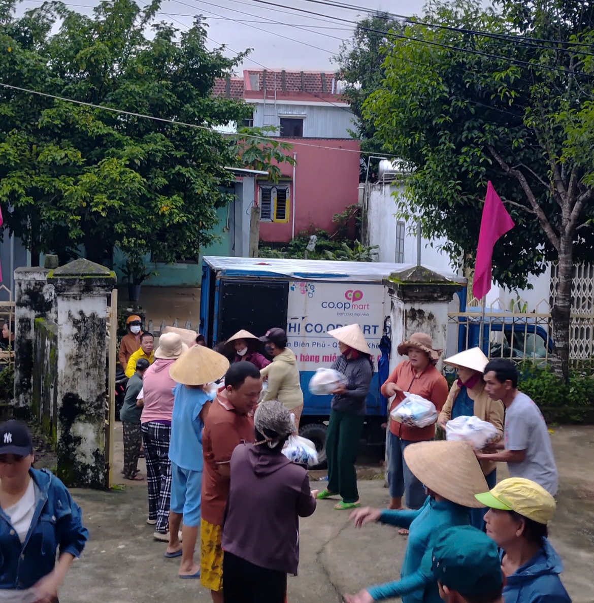 saigon co.op giam sau thuc pham thiet yeu, san se cung nguoi dan mien trung hinh anh 12