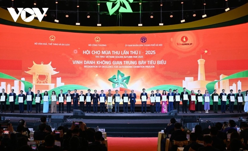 pm highlights autumn fair success, urges businesses to support flood-hit localities picture 3