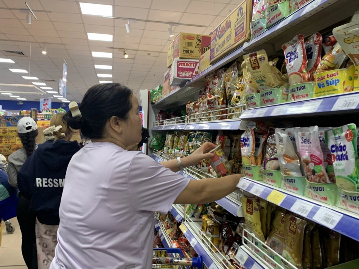 saigon co.op giam sau thuc pham thiet yeu, san se cung nguoi dan mien trung hinh anh 9