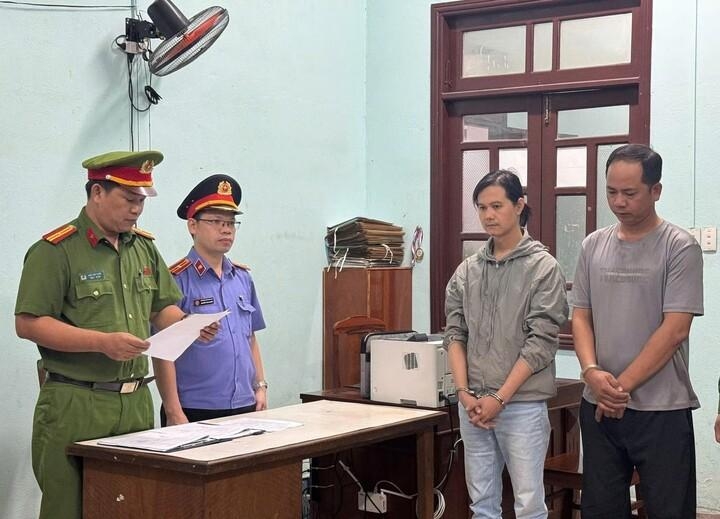 khoi to, bat tam giam 2 ke hanh hung tai xe xe cong nghe o Da nang hinh anh 1