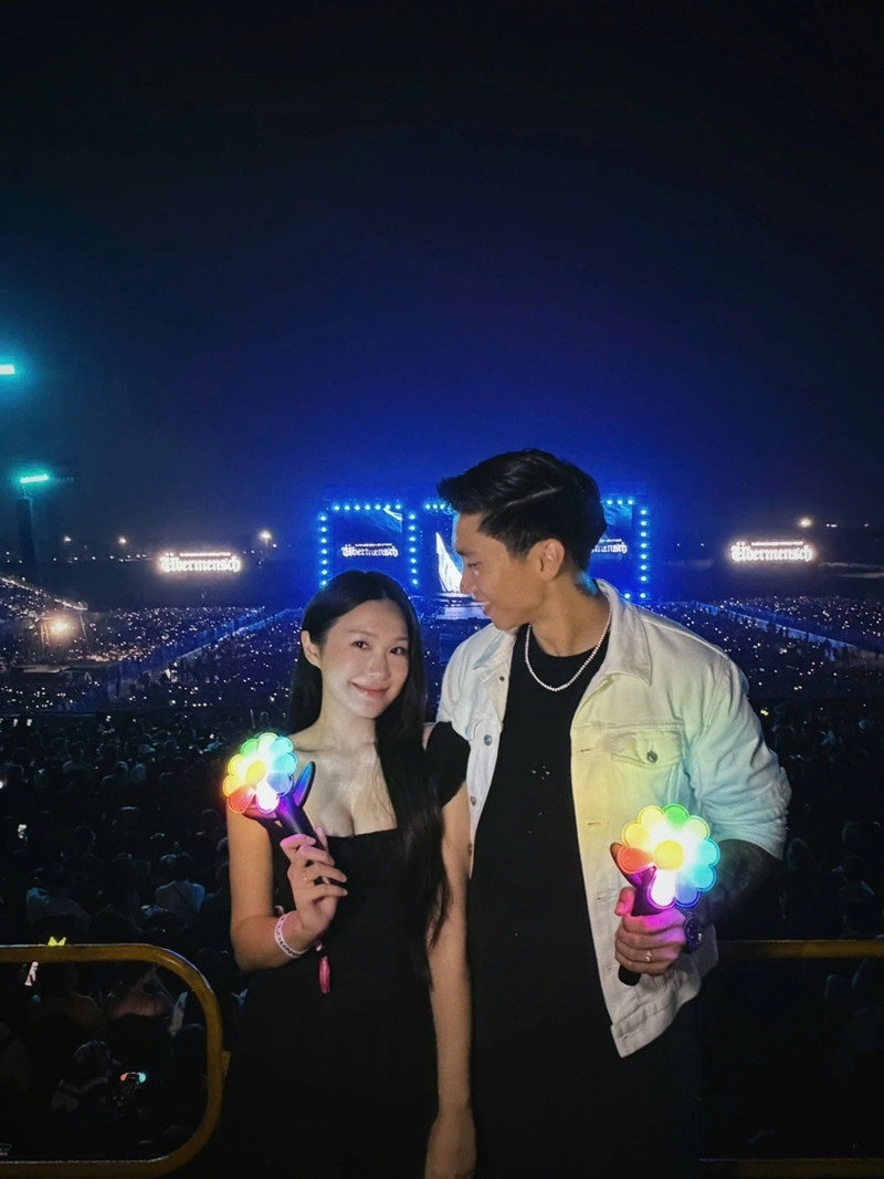 sao viet 12 11 tieu tam lan phuong khoe anh than thiet voi phuong oanh hinh anh 3
