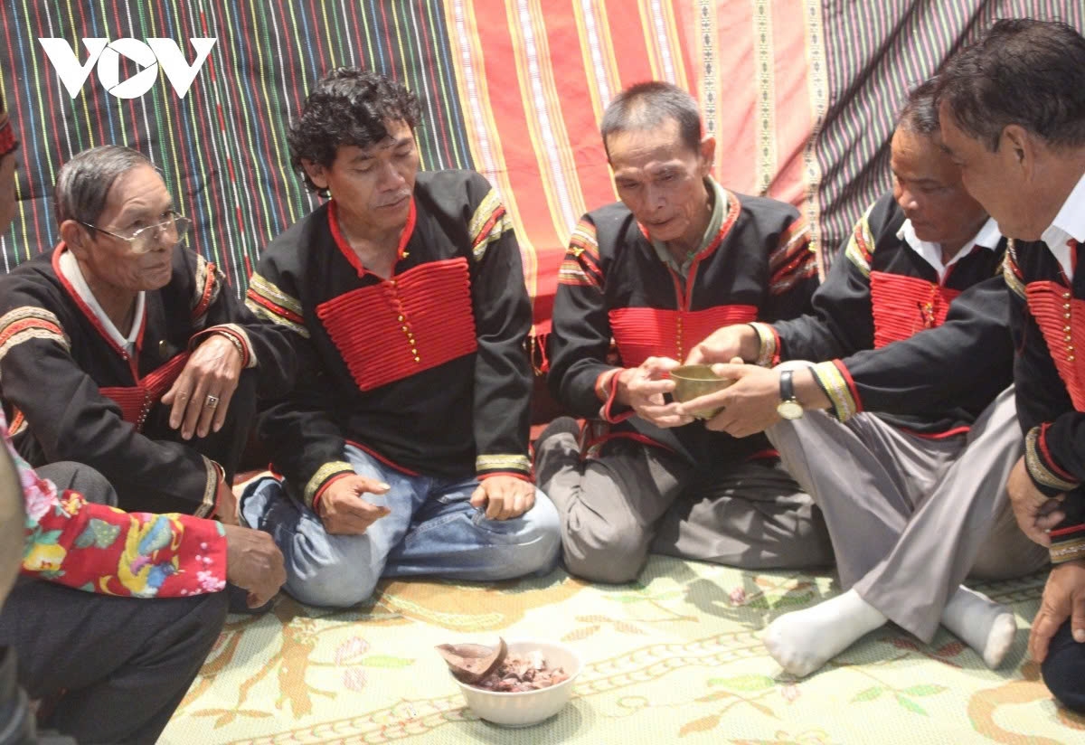 new house ritual of the ede people preserves centuries-old traditions picture 6