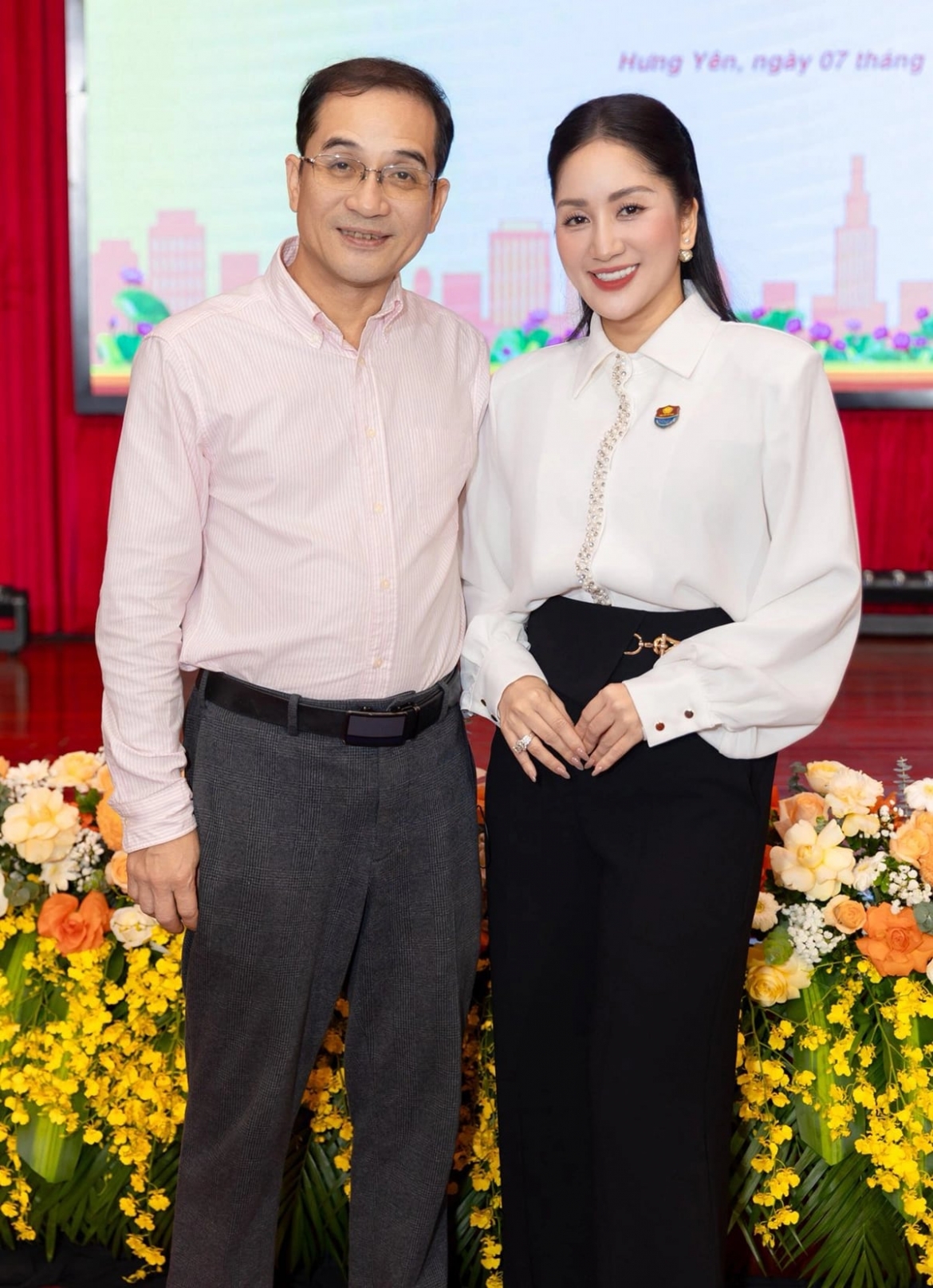 sao viet 17 11 Dinh tu ngoc huyen khoe biet thu sau dam cuoi hinh anh 3