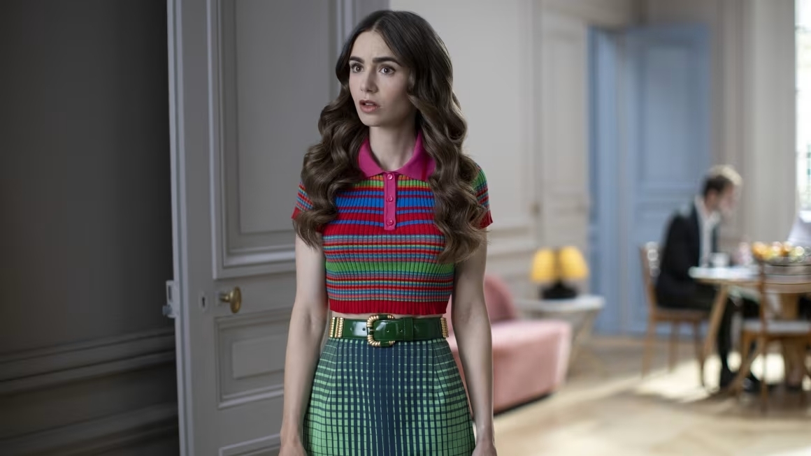 lily collins tai xuat trong emily in paris phan 5 hinh anh 4