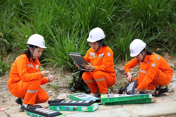 ban nu cong evnnpc bieu tuong nguoi phu nu nganh dien tri tue, ban linh, nhan ai hinh anh 3