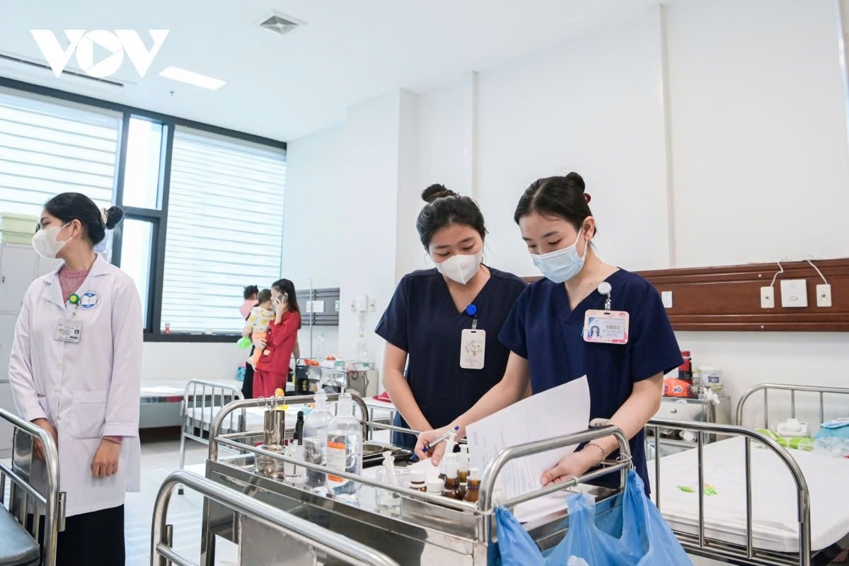 doctors warn of severe flu complications amid surge in child hospitalisations picture 9