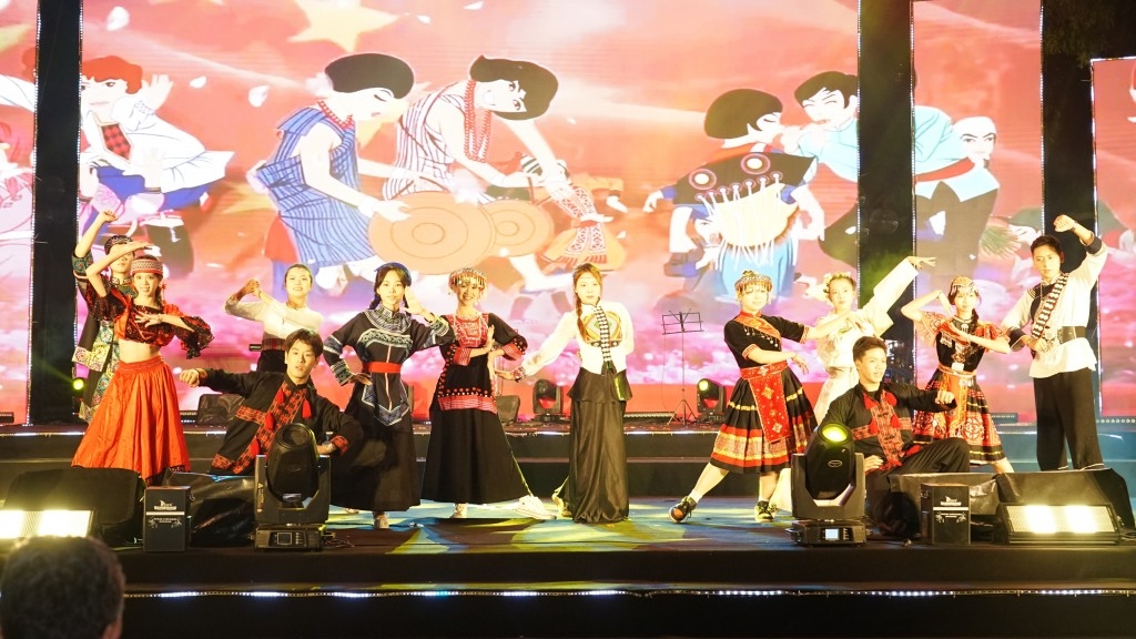 soi dong chuong trinh giao luu van hoa nghe thuat quoc te ha noi 2025 hinh anh 2