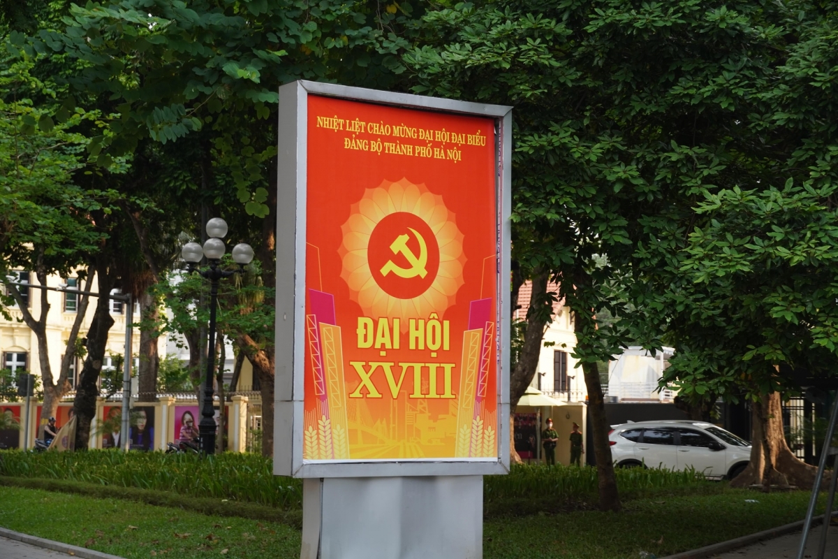 Xây dựng Đảng vững mạnh từ đổi mới tư duy và đạo đức cán bộ