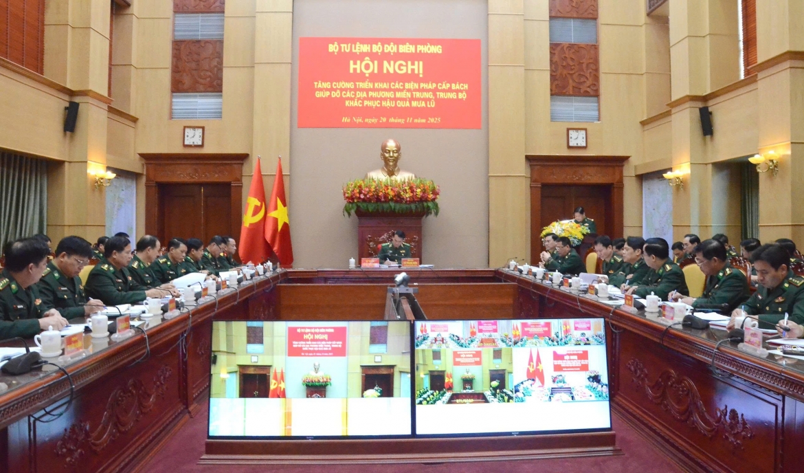 bo doi bien phong tang cuong ho tro dia phuong khac phuc mua lu mien trung hinh anh 2