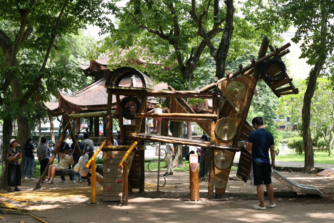 think playgrounds xay san choi trong pho mien phi cho tre hinh anh 6