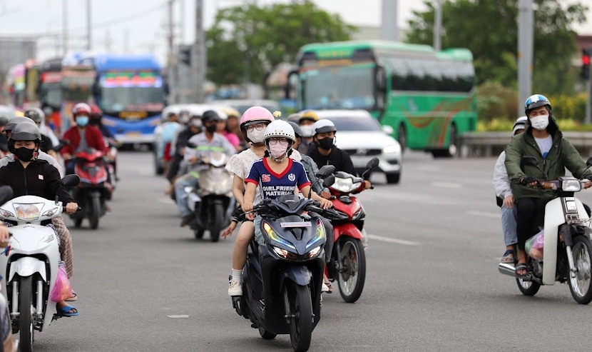 Đề xuất hoán cải xe xăng sang xe điện: Người dân lo lắng