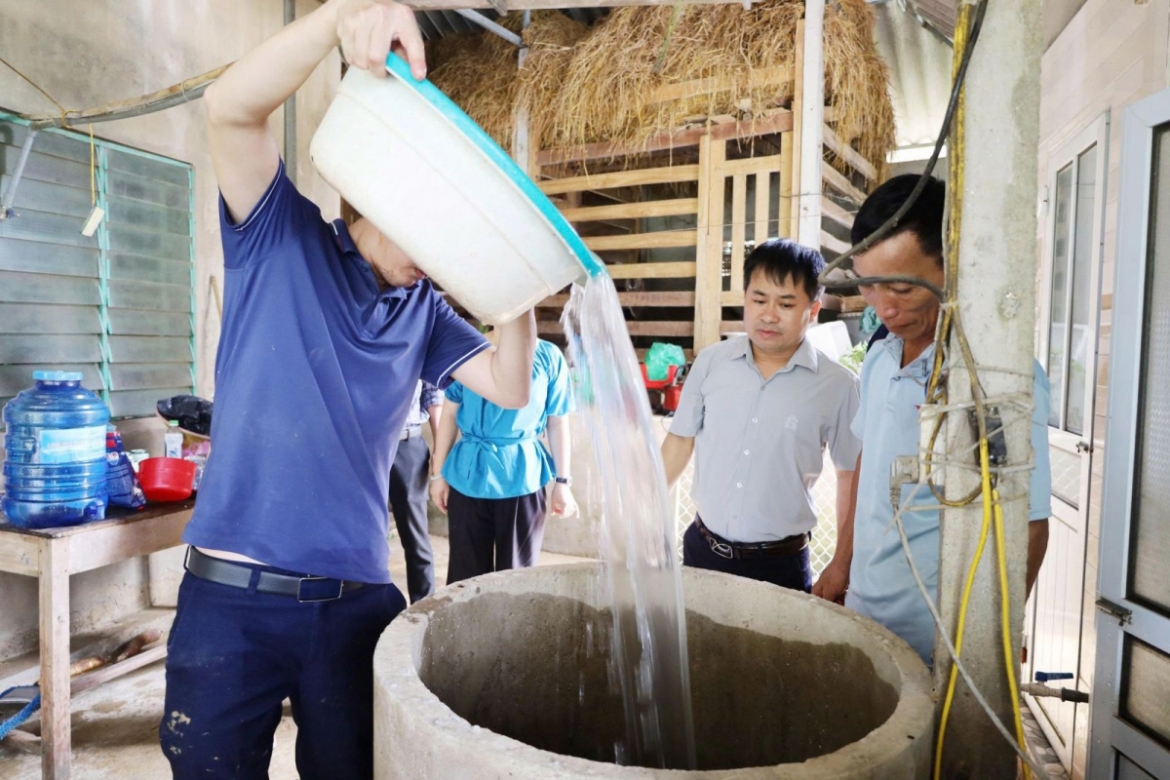 chuyen gia huong dan khu khuan moi truong sau bao lu hinh anh 3