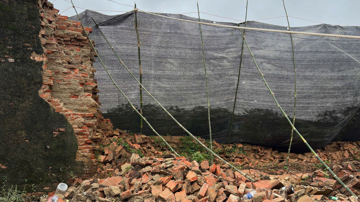 Sập tường Hoàng thành Huế sau mưa lũ, cảnh báo nguy cơ hư hại lan rộng