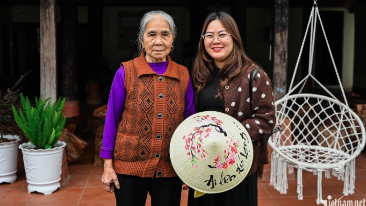 vo chong u80 bien nha san gan 100 tuoi thanh homestay, don khach nhu con chau hinh anh 3