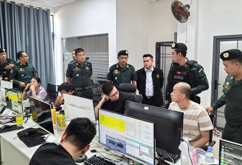 Lực lượng chức năng Campuchia đột kích một ổ lừa đảo trực tuyến.