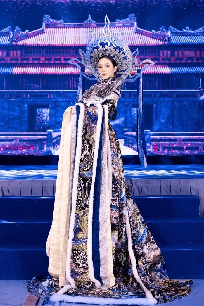mural heritage of hue highlighted through duy s national costume at miss international picture 1