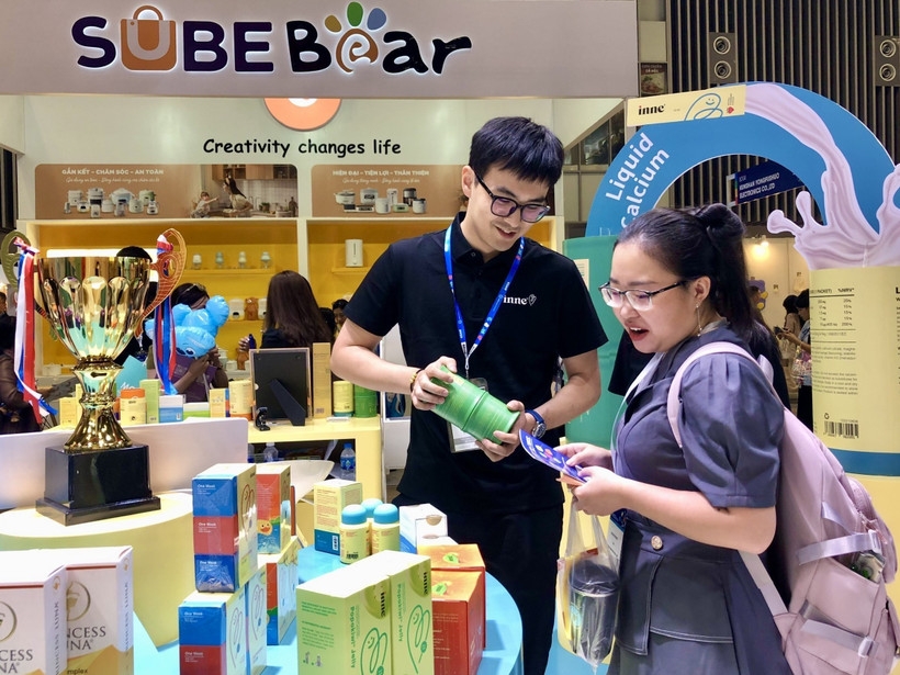 hcm city hosts dual int l fashion, mother baby exhibitions picture 1