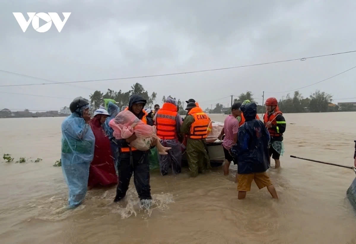 Hà Nội xây dựng kế hoạch hỗ trợ các tỉnh miền Trung khắc phục hậu quả mưa lũ