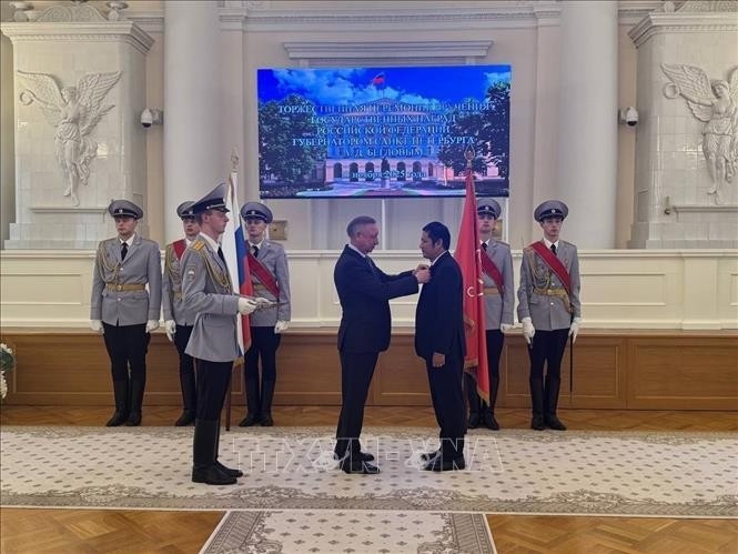 vietnamese individual honoured for contributions to st petersburg picture 1