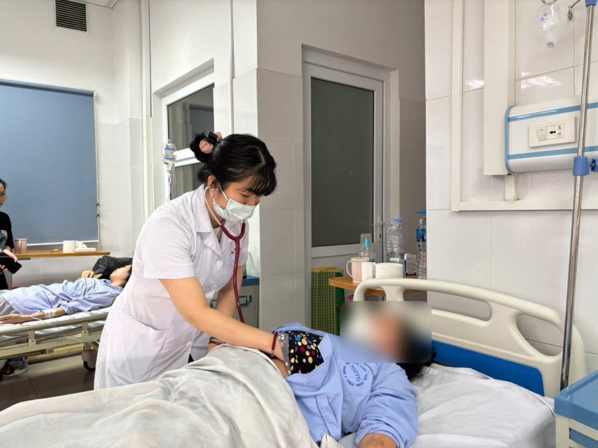 tu boi thuoc la chua ngua, cu ba phai nhap vien vi da bong vay toan than hinh anh 2