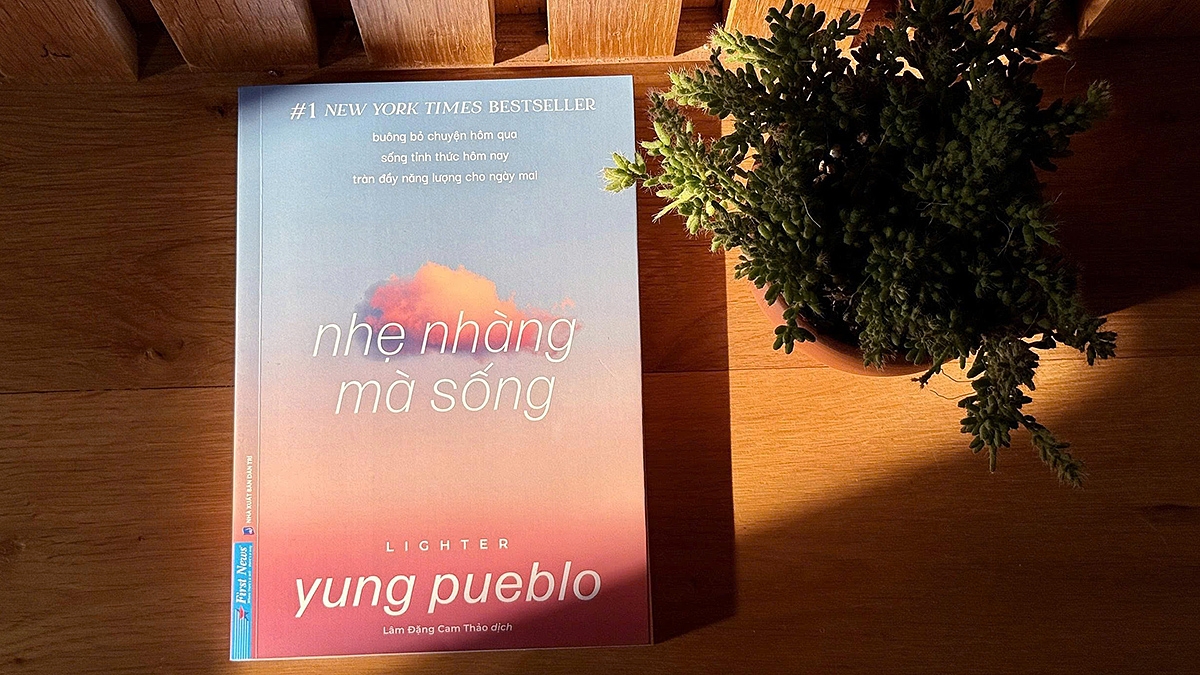 Sách mới: “Nhẹ nhàng mà sống” - khi nhẹ nhàng là một loại sức mạnh