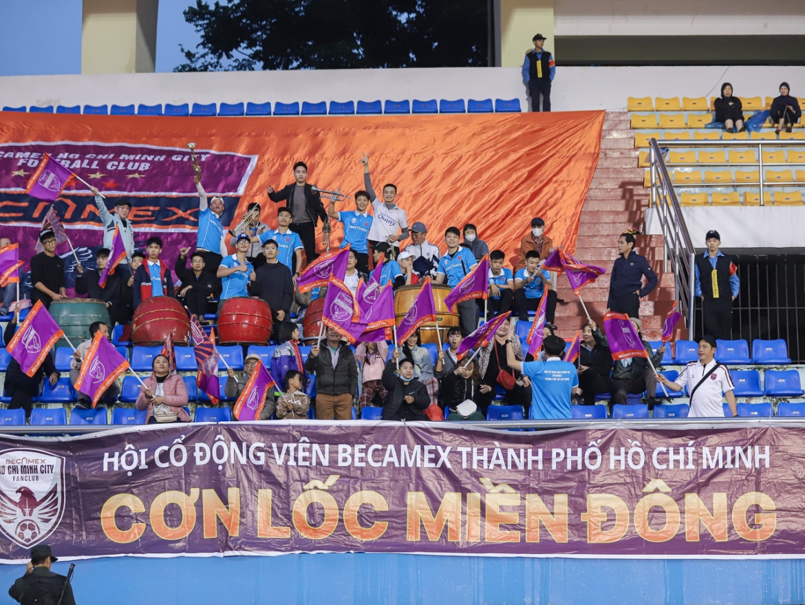 ket qua bong da viet nam hom nay 1 11 ninh binh noi dai chuoi bat bai hinh anh 8
