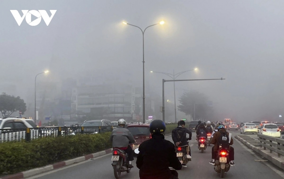 O nhiem khong khi dien ra ca ngay o ha noi, co thoi diem o muc rat xau hinh anh 1