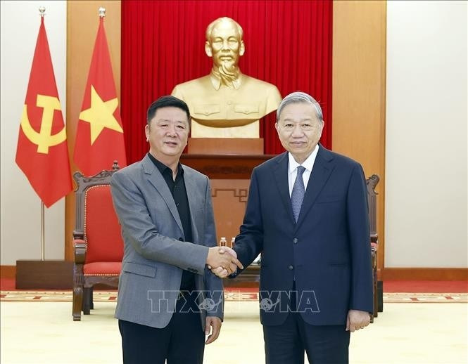 party chief receives vice chairman of china s luxshare-ict group picture 1