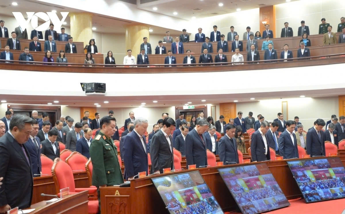 party and state leaders commemorate flood victims in the central region picture 1