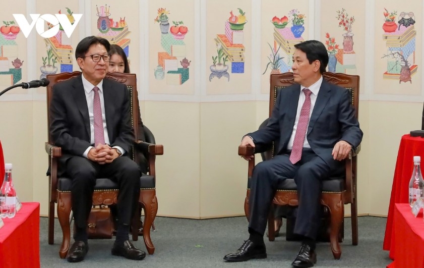 president luong cuong meets busan mayor to advance practical cooperation picture 2