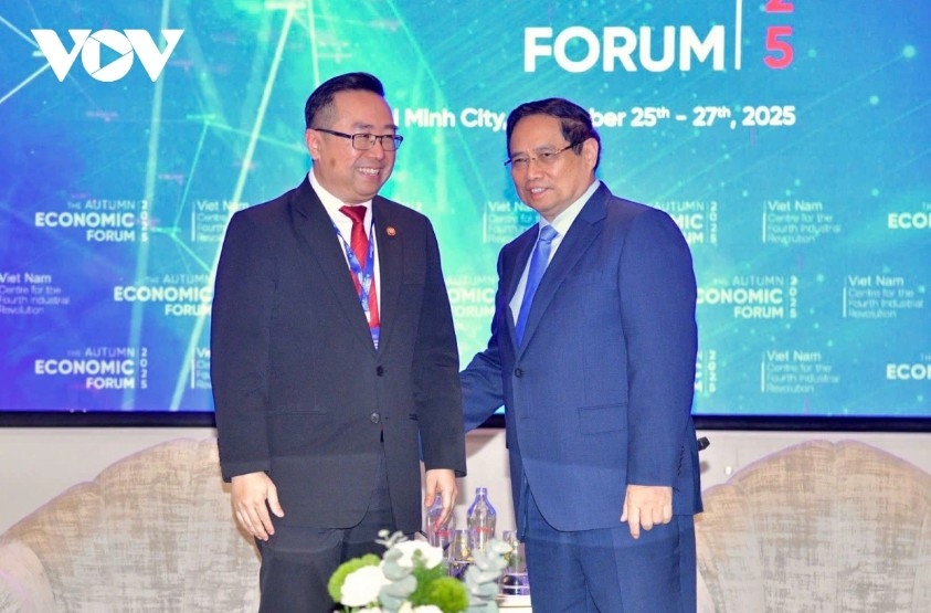 pm chinh meets foreign leaders at autumn economic forum 2025 picture 2
