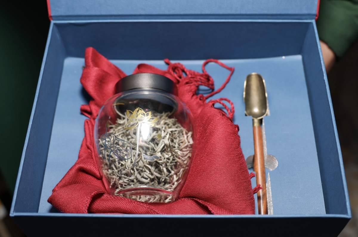 the asian fusion - vietnam china cultural exchange and fine dining experience in london picture 3