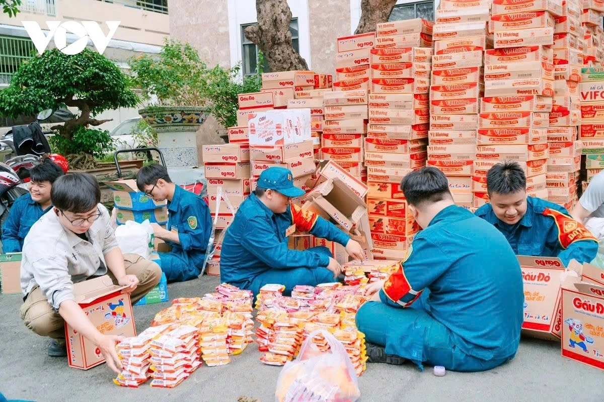 post-flood recovery millions of hearts flow to central vietnam picture 5
