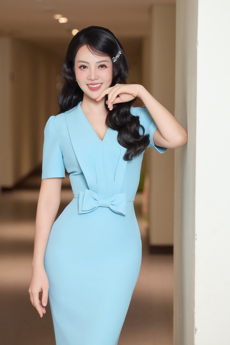 sao viet 17 11 Dinh tu ngoc huyen khoe biet thu sau dam cuoi hinh anh 4