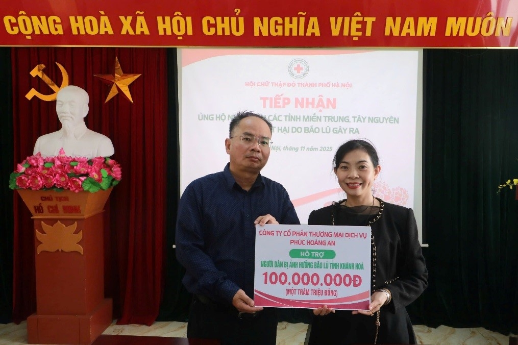 Người dân Hà Nội chung tay ủng hộ hỗ trợ đồng bào vùng lũ