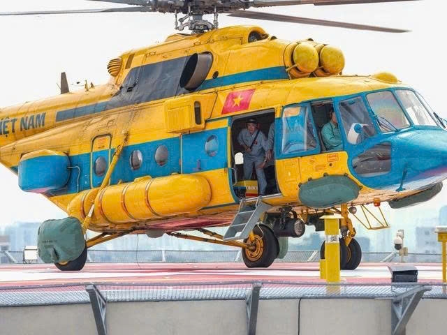 Bộ Quốc phòng điều máy bay trực thăng cứu trợ vùng lũ Khánh Hòa, Đắk Lắk