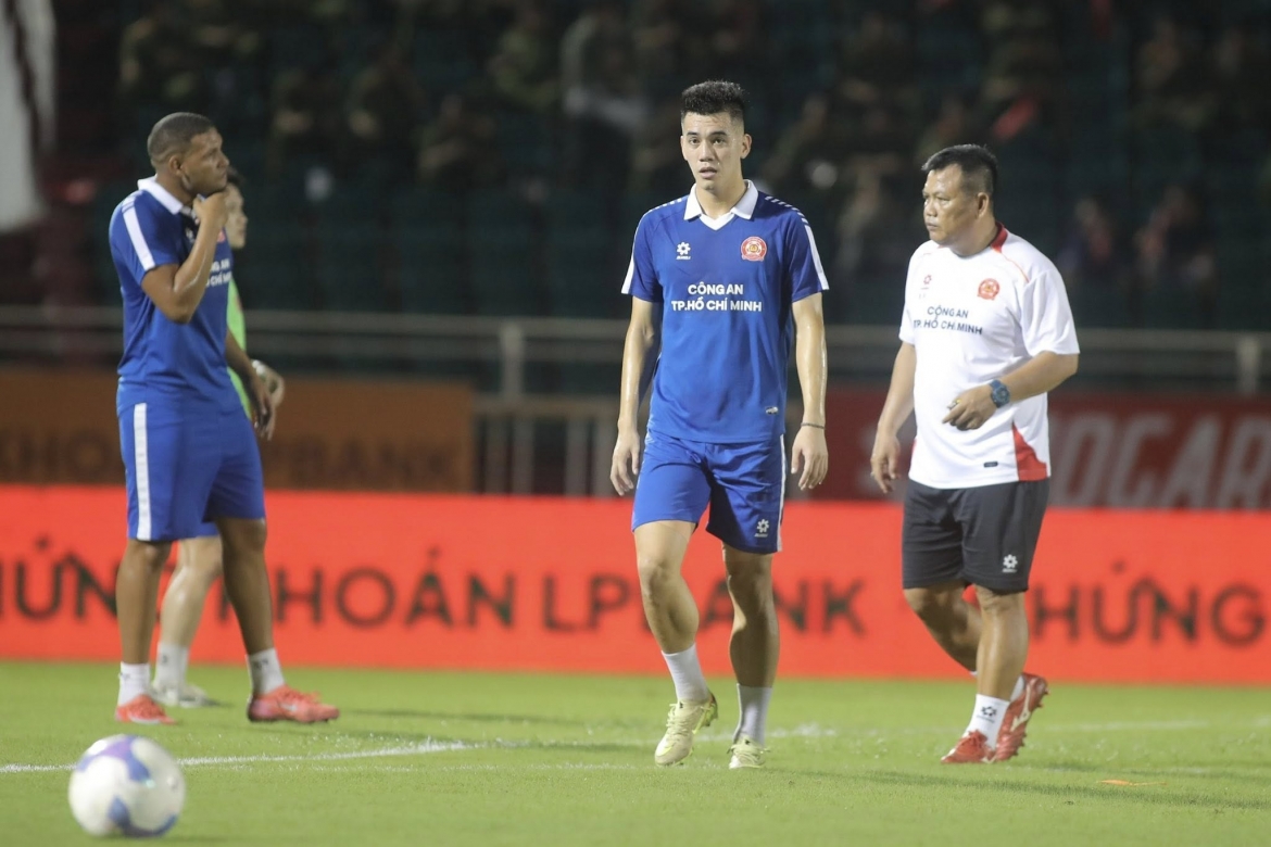 ket qua v-league hom nay 9 11 ninh binh thang kho tin, giu vung ngoi dau bang hinh anh 16