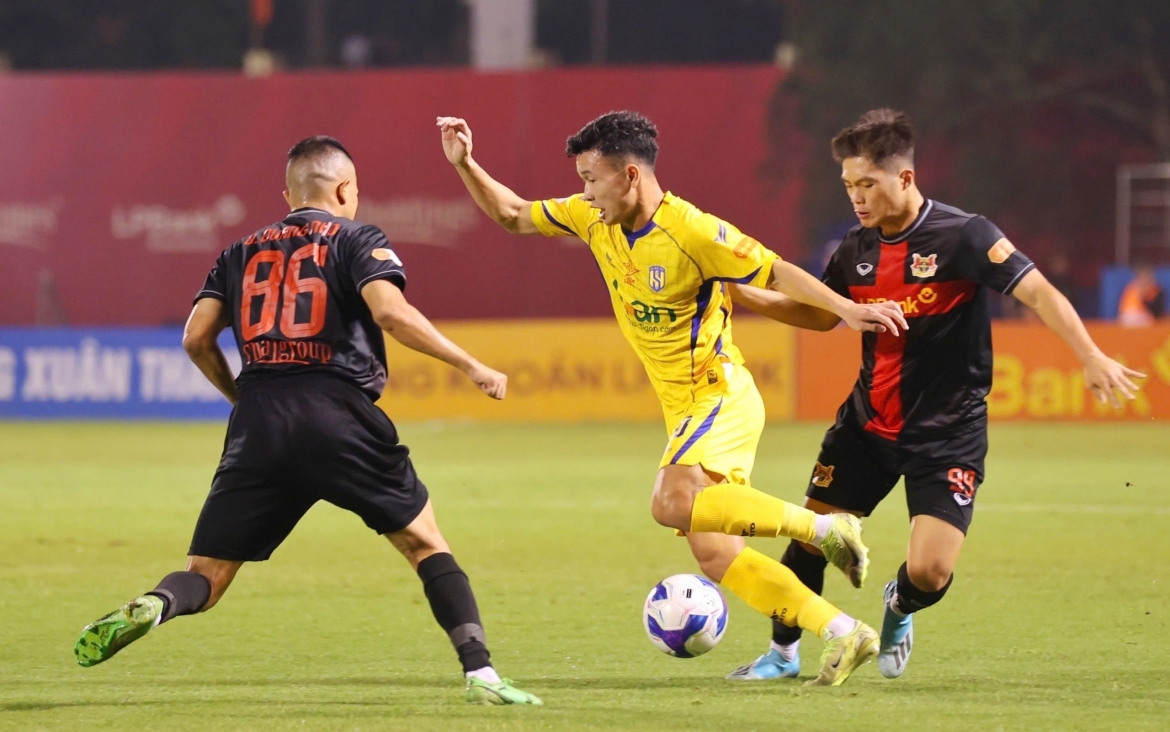 ket qua v-league hom nay 5 11 ninh binh thang nhe slna, hai phong fc thua tran hinh anh 7