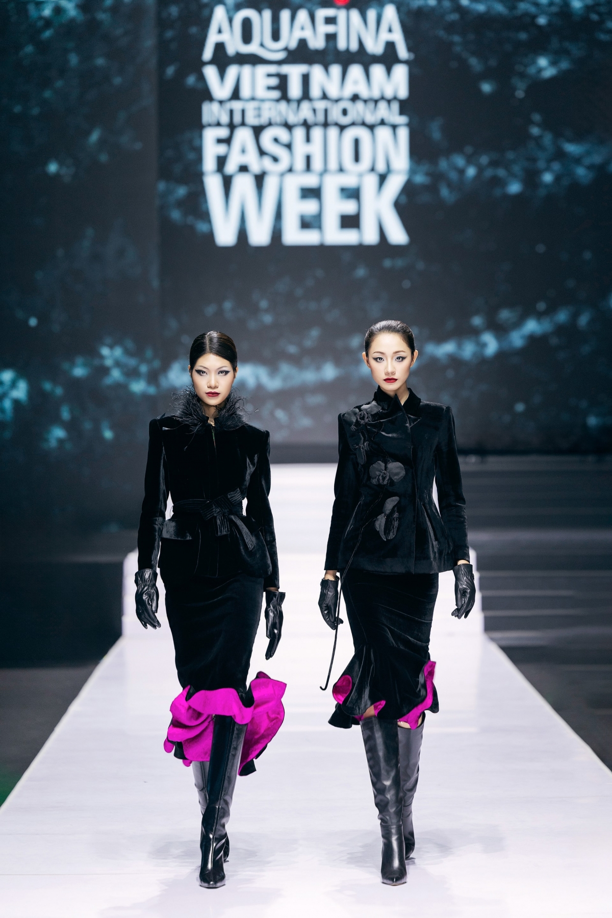 unique fashion styles dazzle fans at vifw fall winter 2025 picture 5