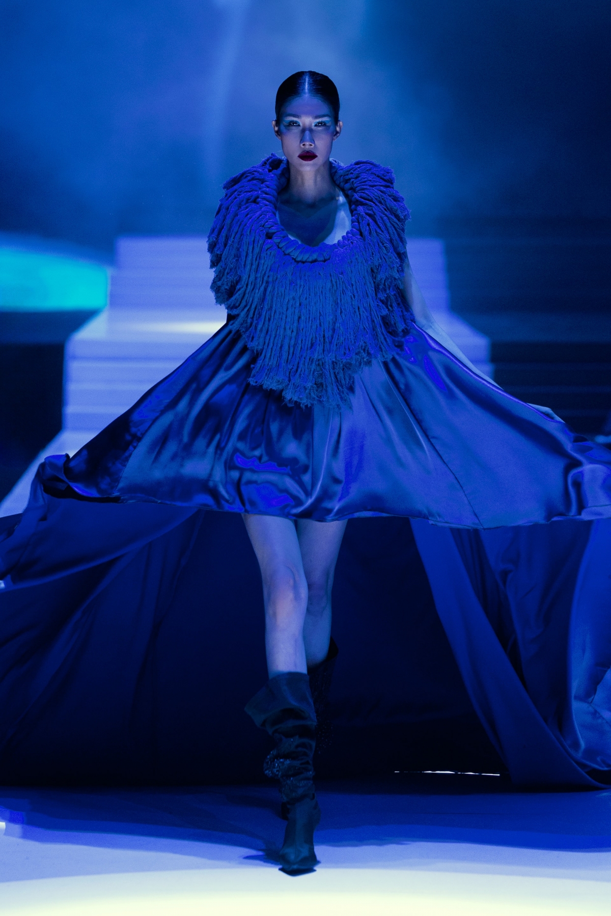 unique fashion styles dazzle fans at vifw fall winter 2025 picture 7