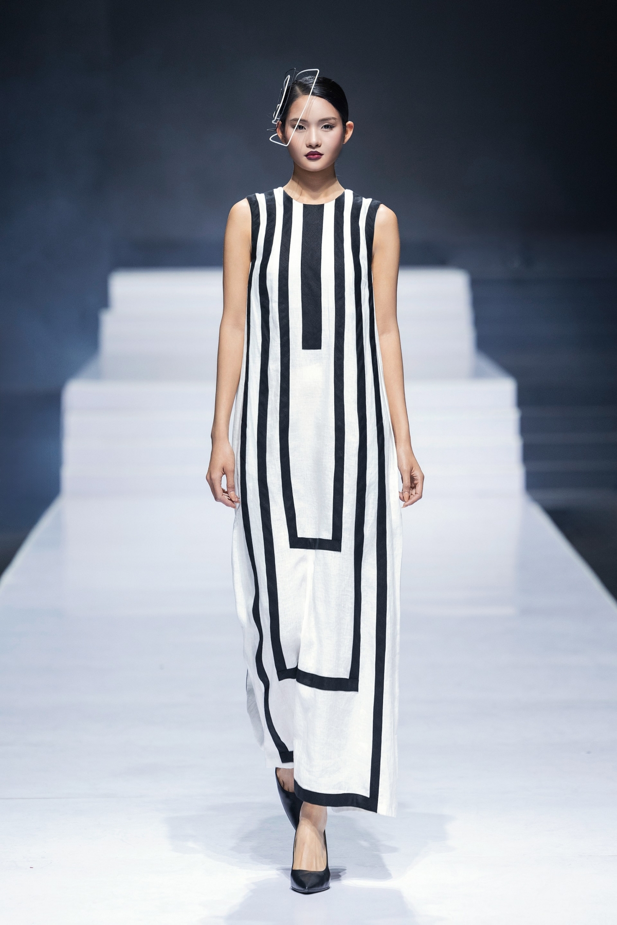 unique fashion styles dazzle fans at vifw fall winter 2025 picture 9